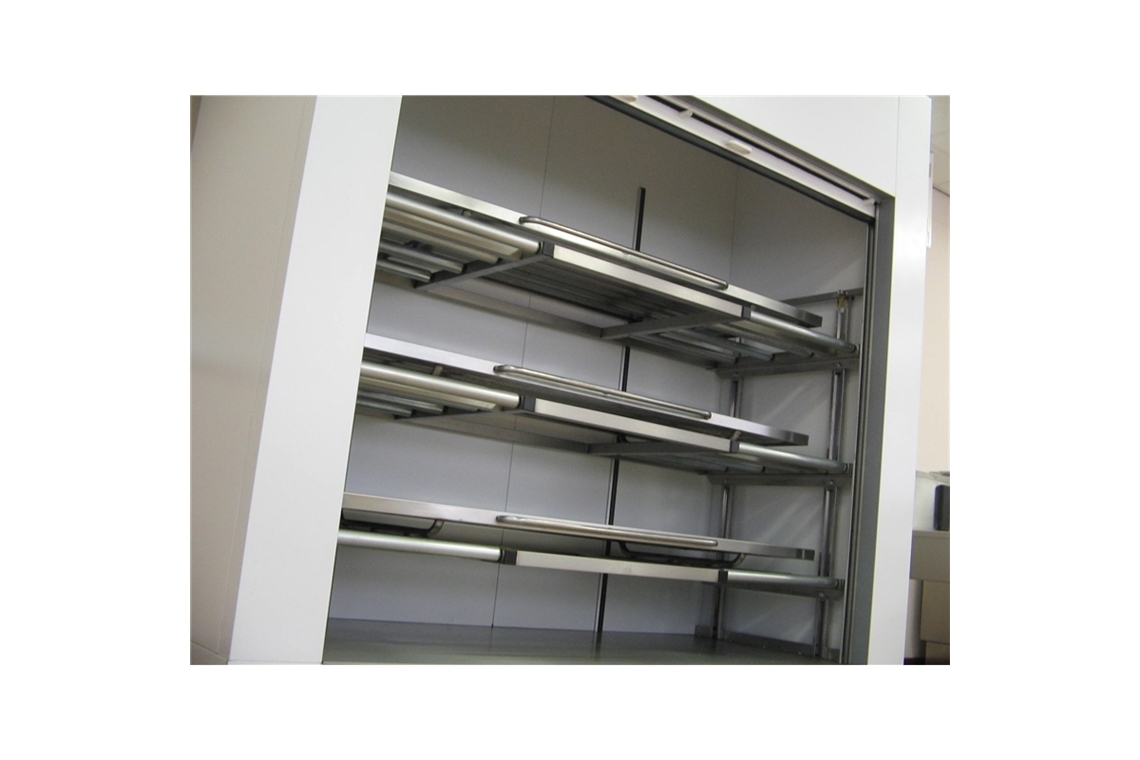 LEEC Free Standing Side Loading Racking